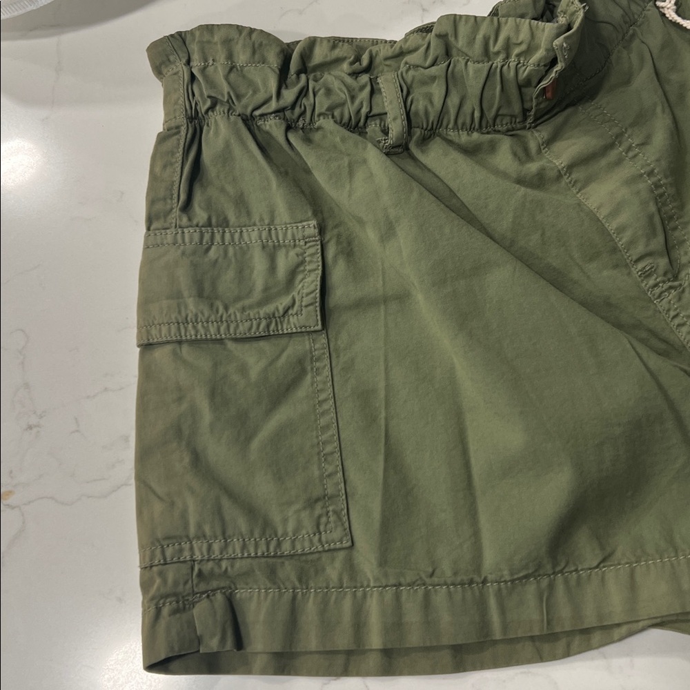 NWT Vanilla Star Women's Cargo Shorts in Olive XL - Picture 3 of 5
